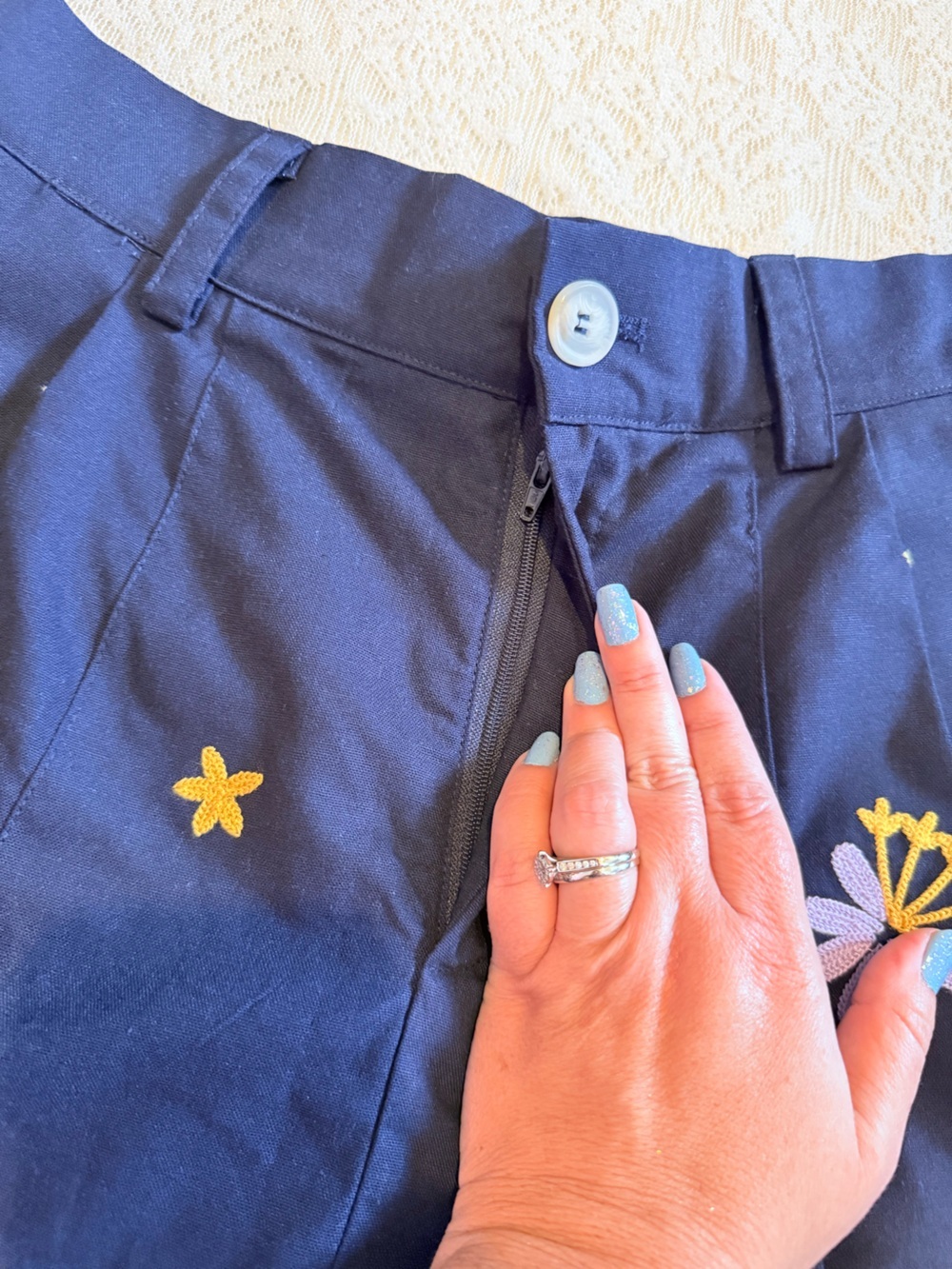 Mable the label embroidered scallop high waist shorts - Picture 4 of 10